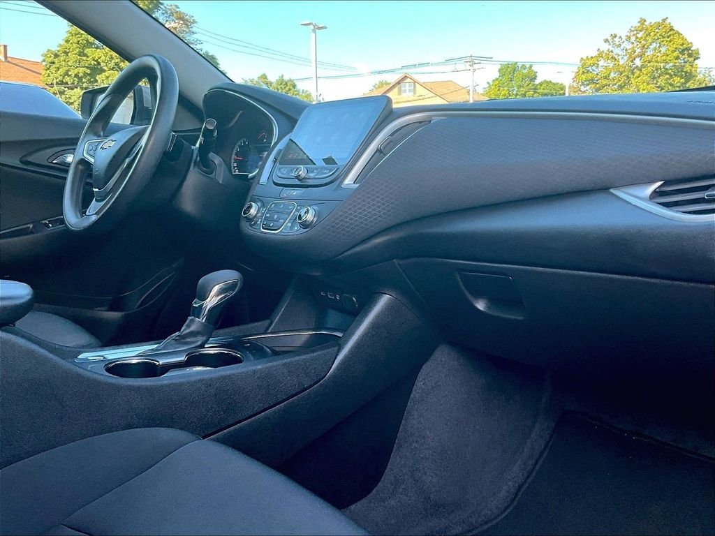 Used 2022 Gray Chevrolet LT image 13