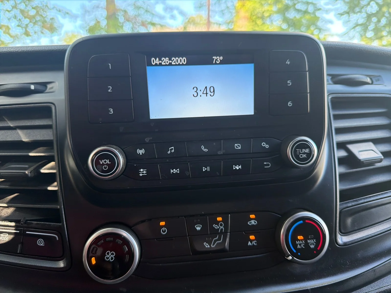 Used 2020 Oxford White Ford T250 MED ROOF image 20
