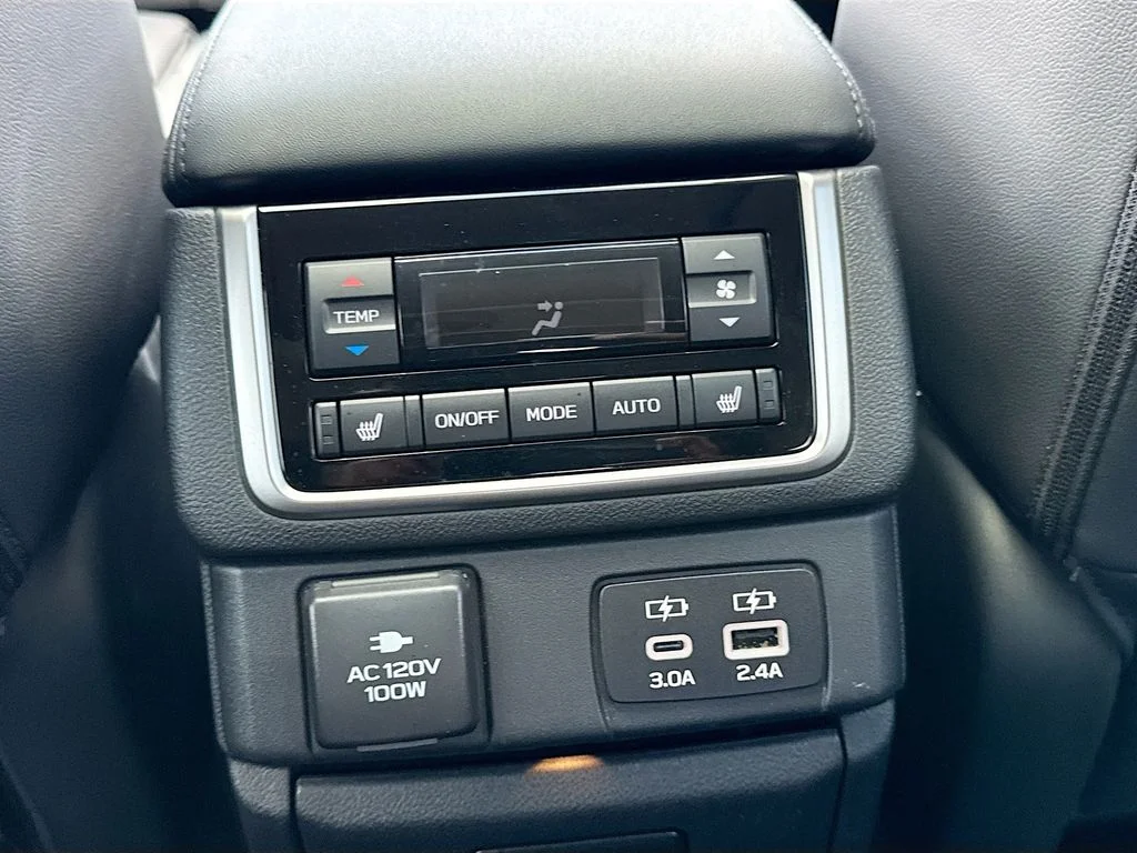 Used 2025 Black Subaru Onyx Edition Touring image 31