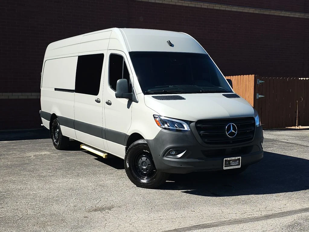 2023 Mercedes-Benz Sprinter 2500 Gas 170 WB High Roof's photo