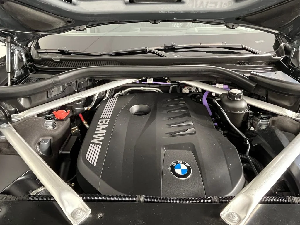Used 2023 Skyscraper Grey Metallic BMW xDrive40i image 18
