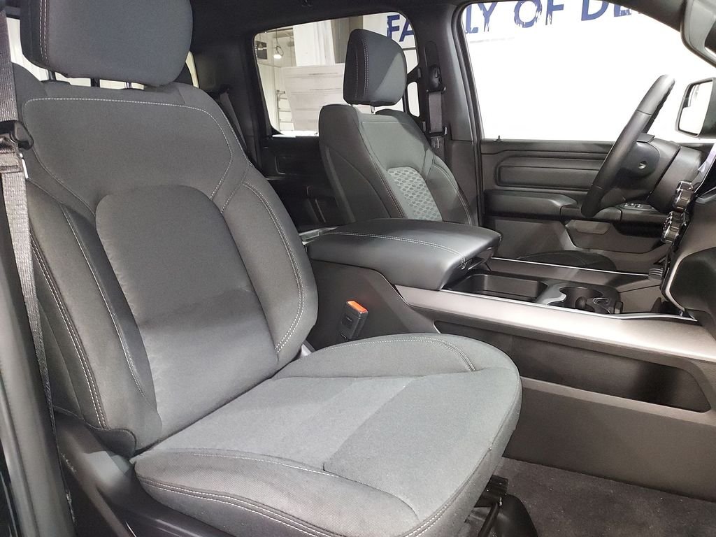 New 2026 Diamond Black Crystal Pearl-Coat Exterior Paint RAM Express image 29