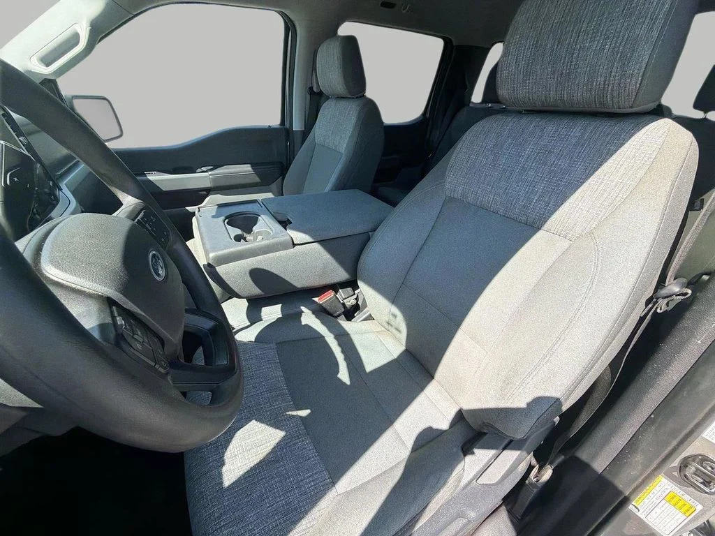 Used 2023 Silver Ford XLT image 16