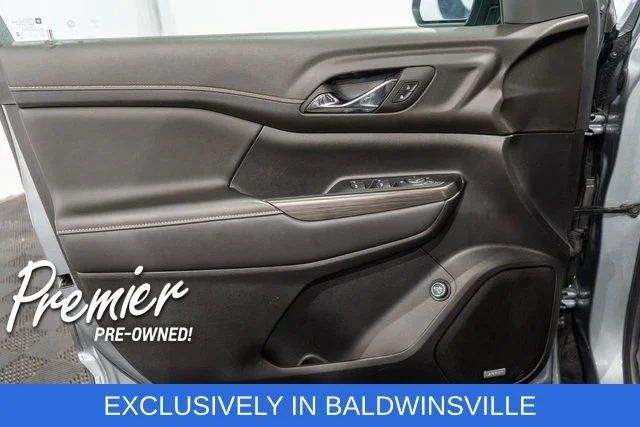 Used 2023 Silver GMC SLT image 16