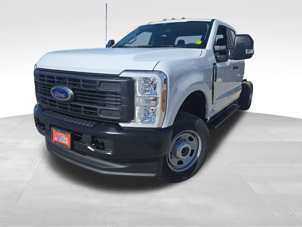 New 2026 Oxford White Ford F-350® XL image 3