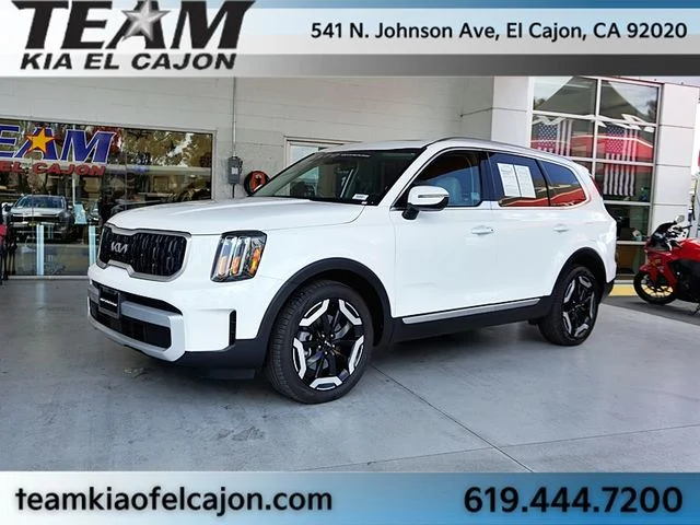 Certified Used 2024 White Kia EX FWD image 5