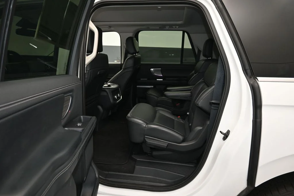Certified Used 2025 Oxford White Ford Platinum image 15