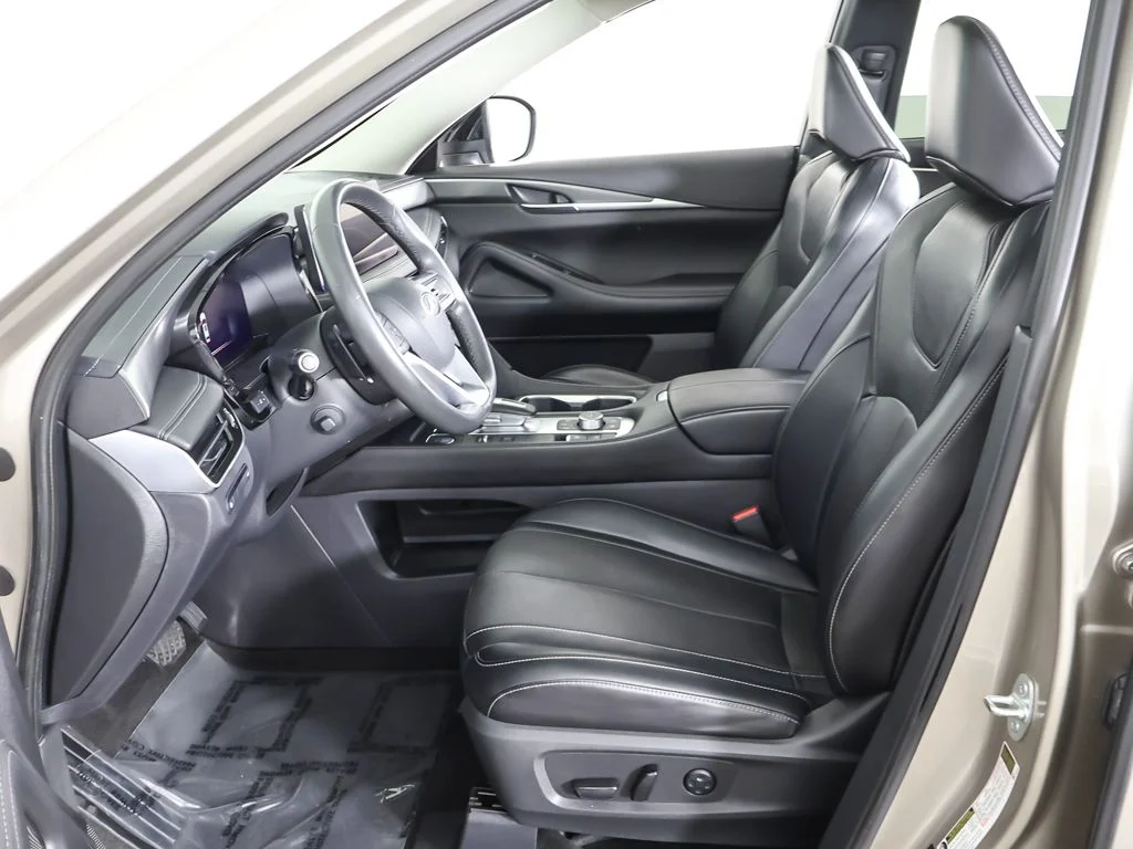 Used 2023 Titanium INFINITI LUXE image 34