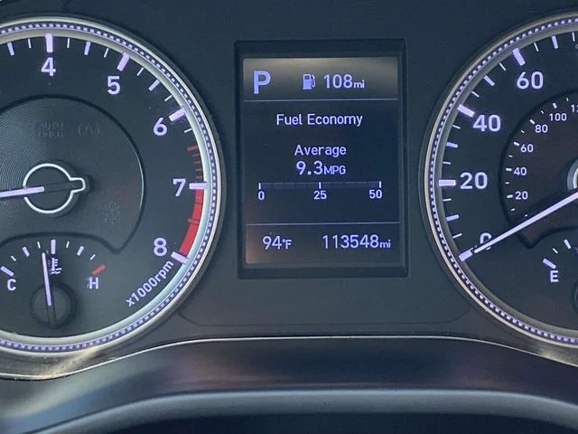 Used 2019 Black Hyundai SE image 15