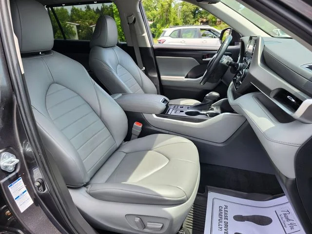 Used 2022 Gray Toyota XLE image 25
