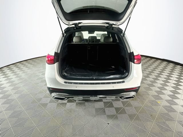 New 2027 Polar White Mercedes-Benz GLC 300 image 57