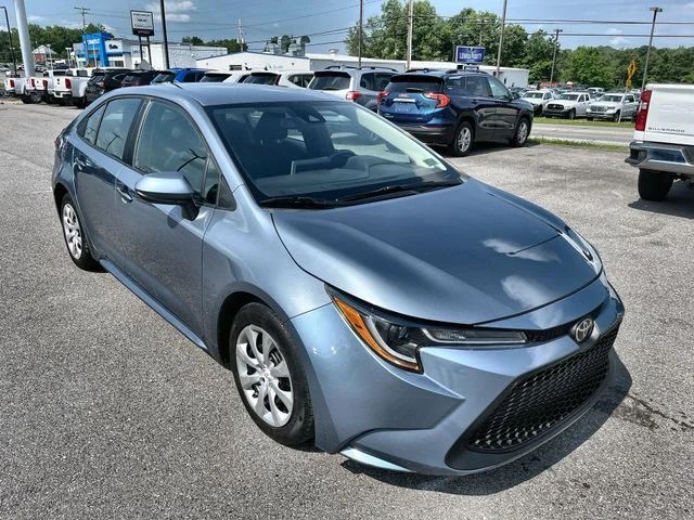 Used 2021  Toyota LE image 11
