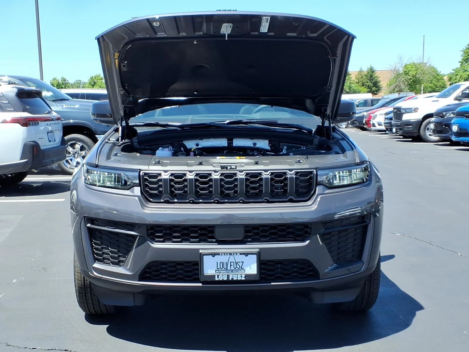 New 2026 Baltic Gray Metallic Clear-Coat Exterior Paint Jeep Laredo image 23