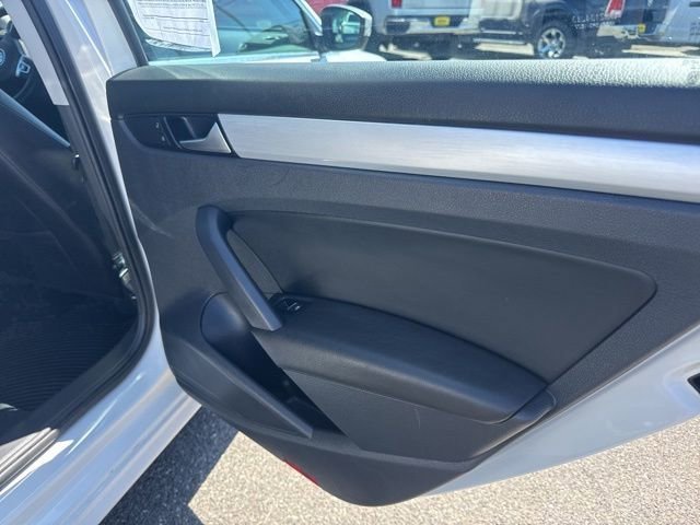 Used 2013 Tungsten Silver Metallic Volkswagen 2.5 SE image 10