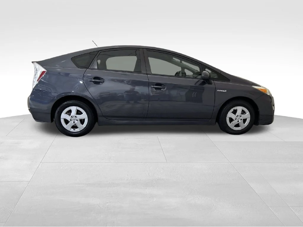 Used 2010 Blue Toyota  image 7