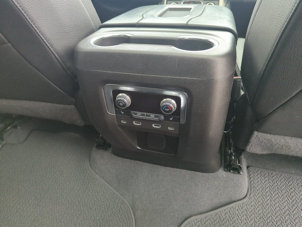 Used 2023 Silver GMC Denali image 36