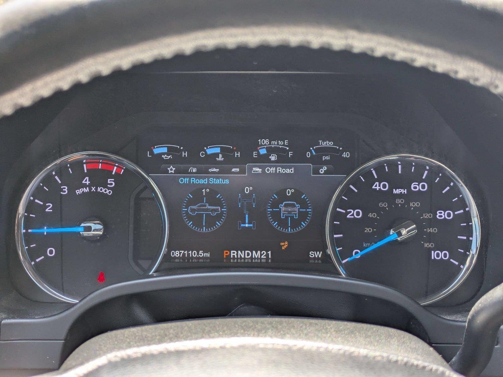 Used 2018 Magnetic Metallic Ford LARIAT image 19