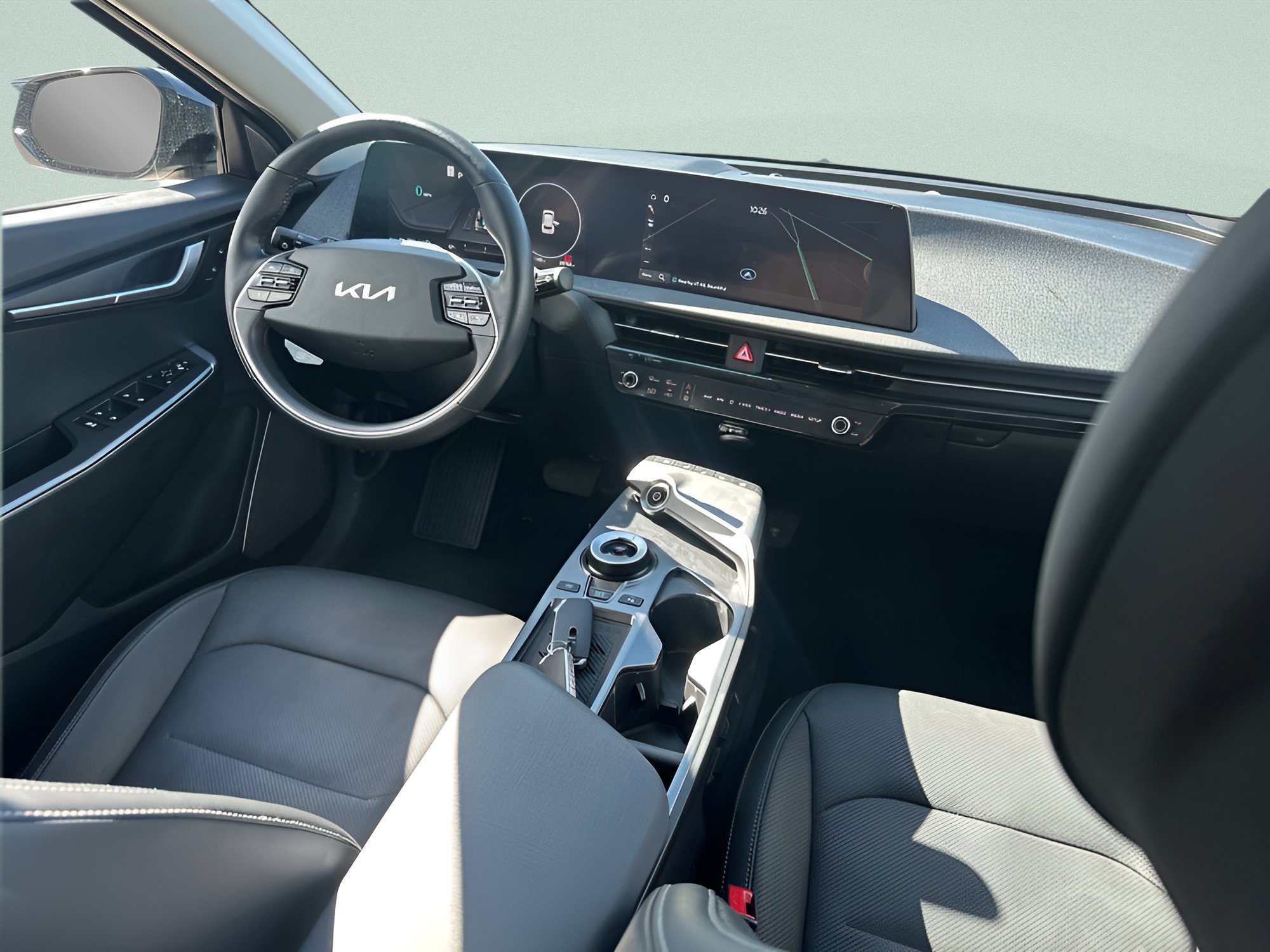 Used 2023 Steel Gray Kia Wind image 16