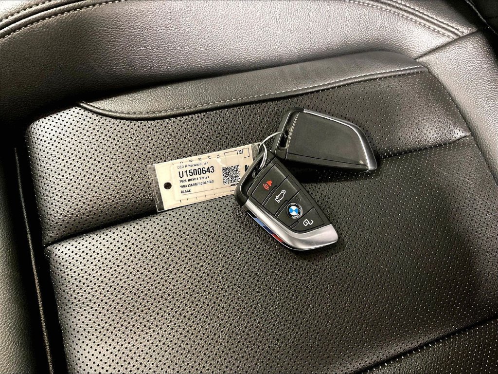 Used 2024 Black BMW M440i xDrive image 31