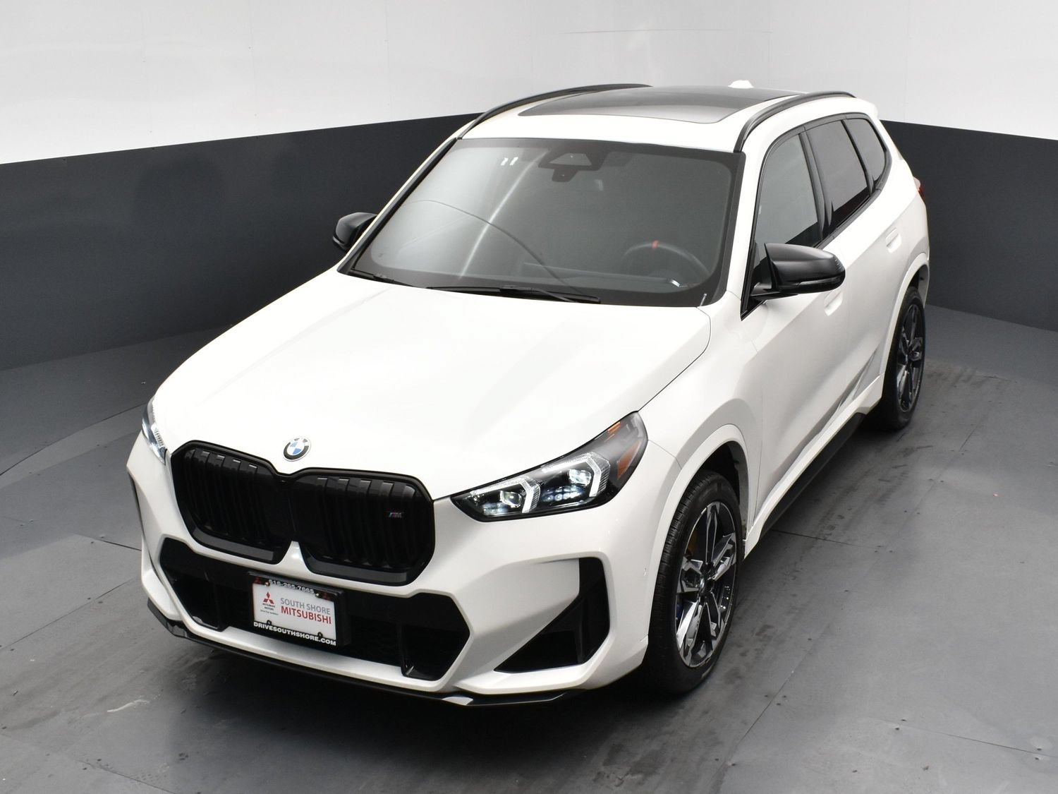 Used 2026 White BMW M35i image 19
