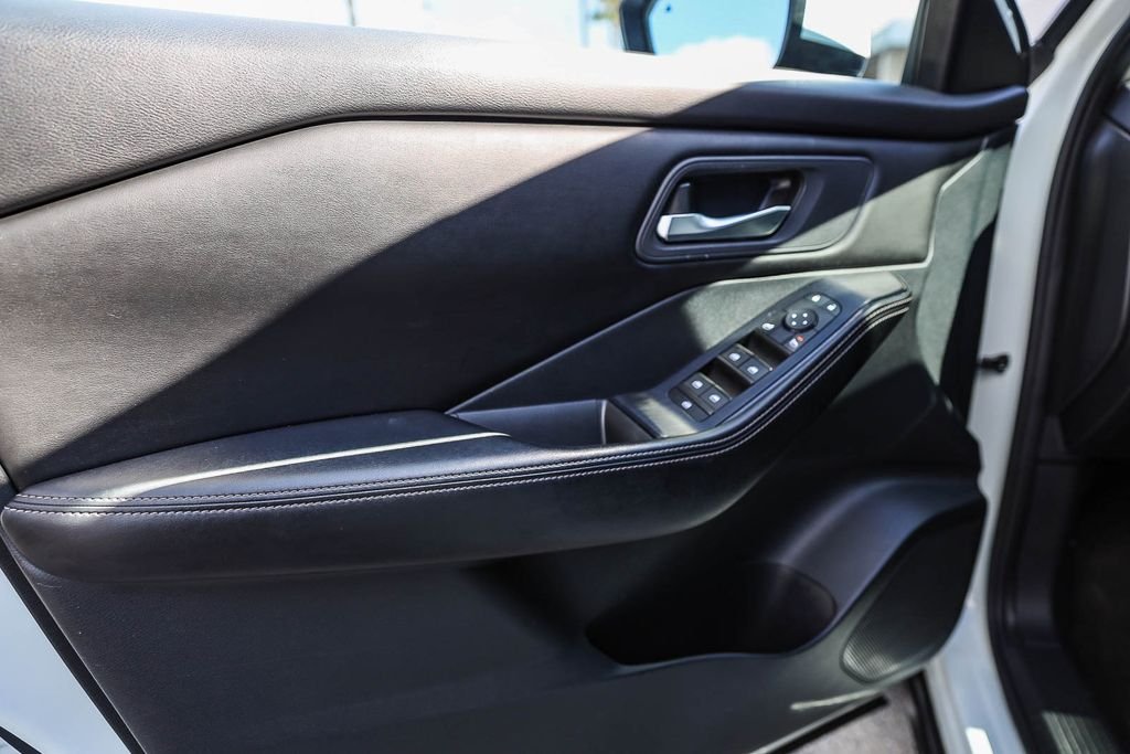 2024 Nissan Rogue SV - Photo 15