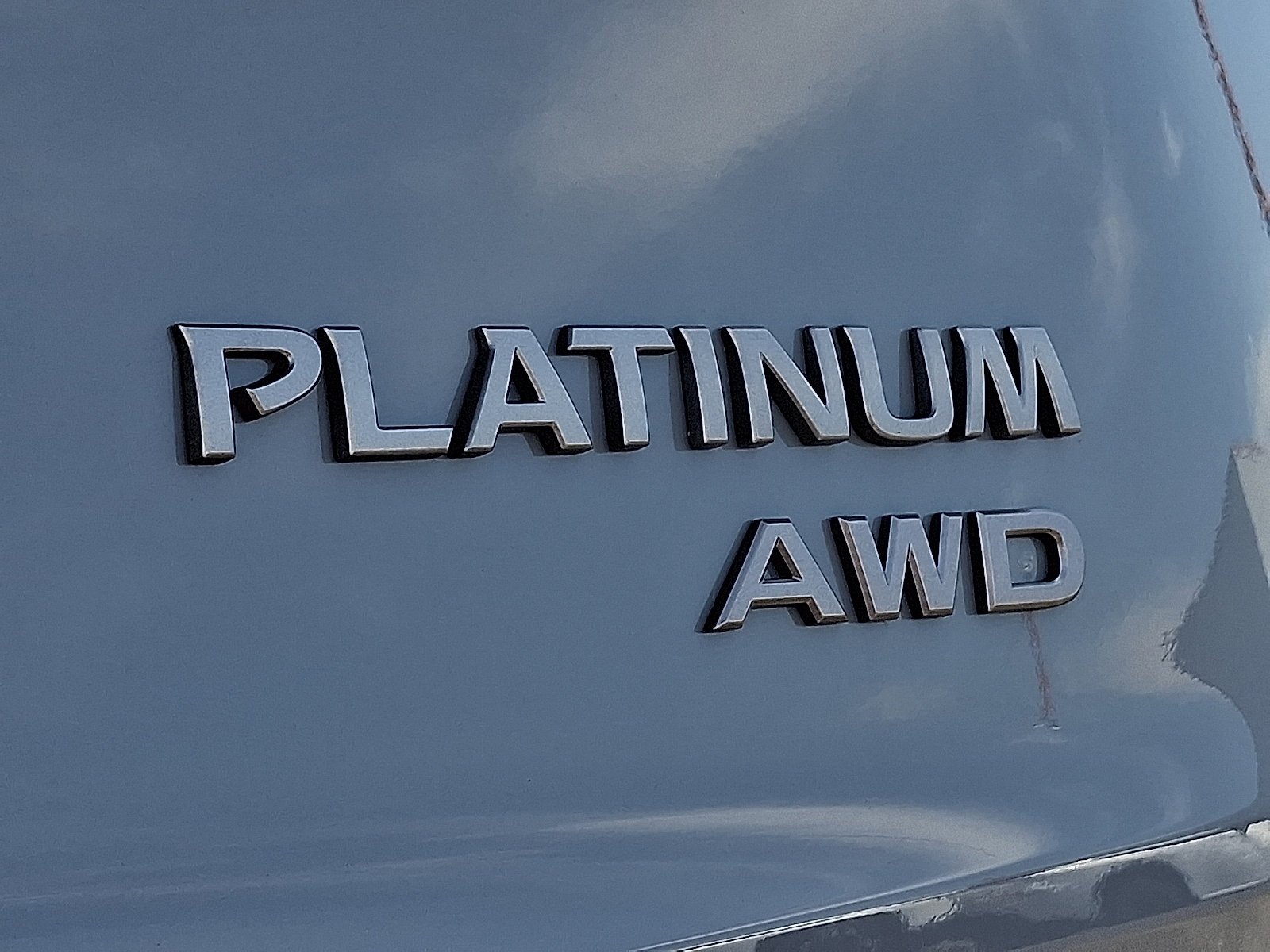 New 2026 Boulder Gray Pearl / Super Black Two-tone Nissan Platinum image 5