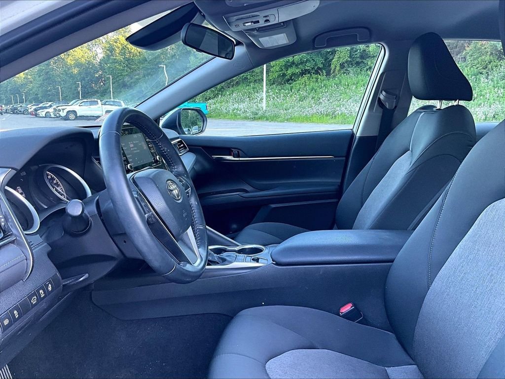 Used 2022 White Toyota LE image 4