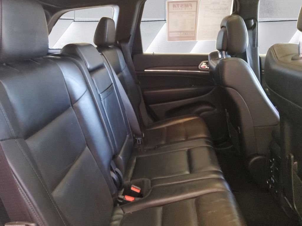 Used 2019 White Jeep Limited image 16