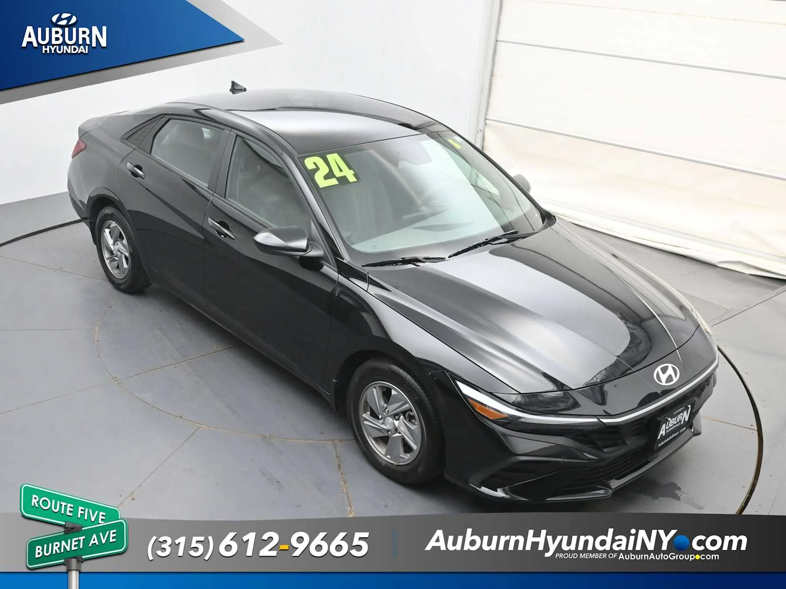 Used 2024 Abyss Black Hyundai SE image 31