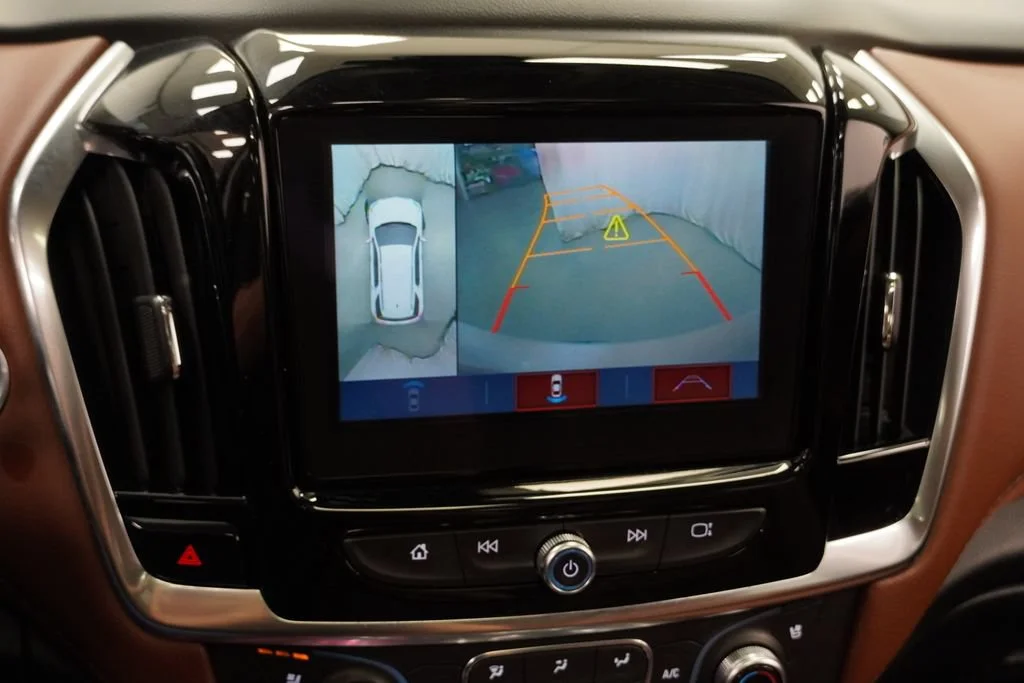 Used 2019 IRIDESCENT PEARL TRICOAT Chevrolet High Country image 21