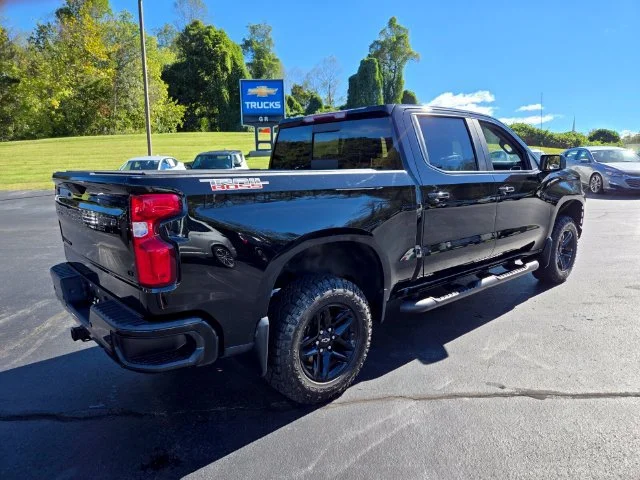 Used 2021 BLACK Chevrolet LT Trail Boss image 8