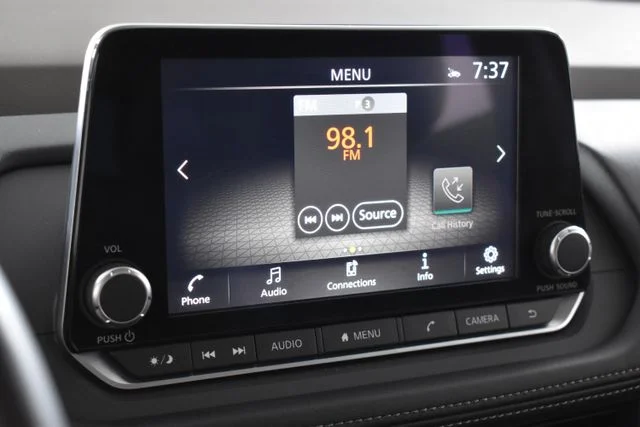 Used 2023 Silver Nissan SV image 27
