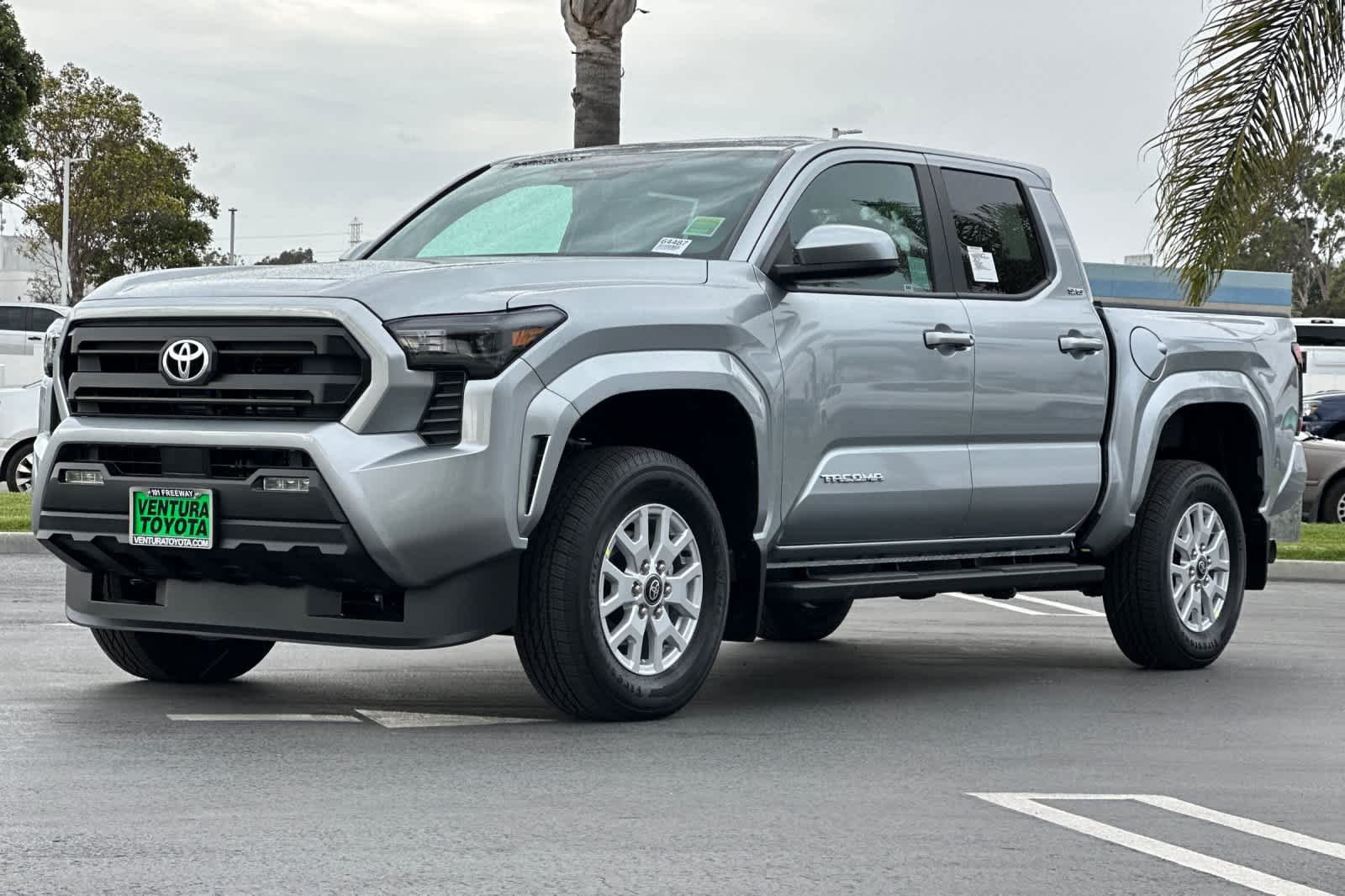 2026 Toyota Tacoma SR5 - Photo 8