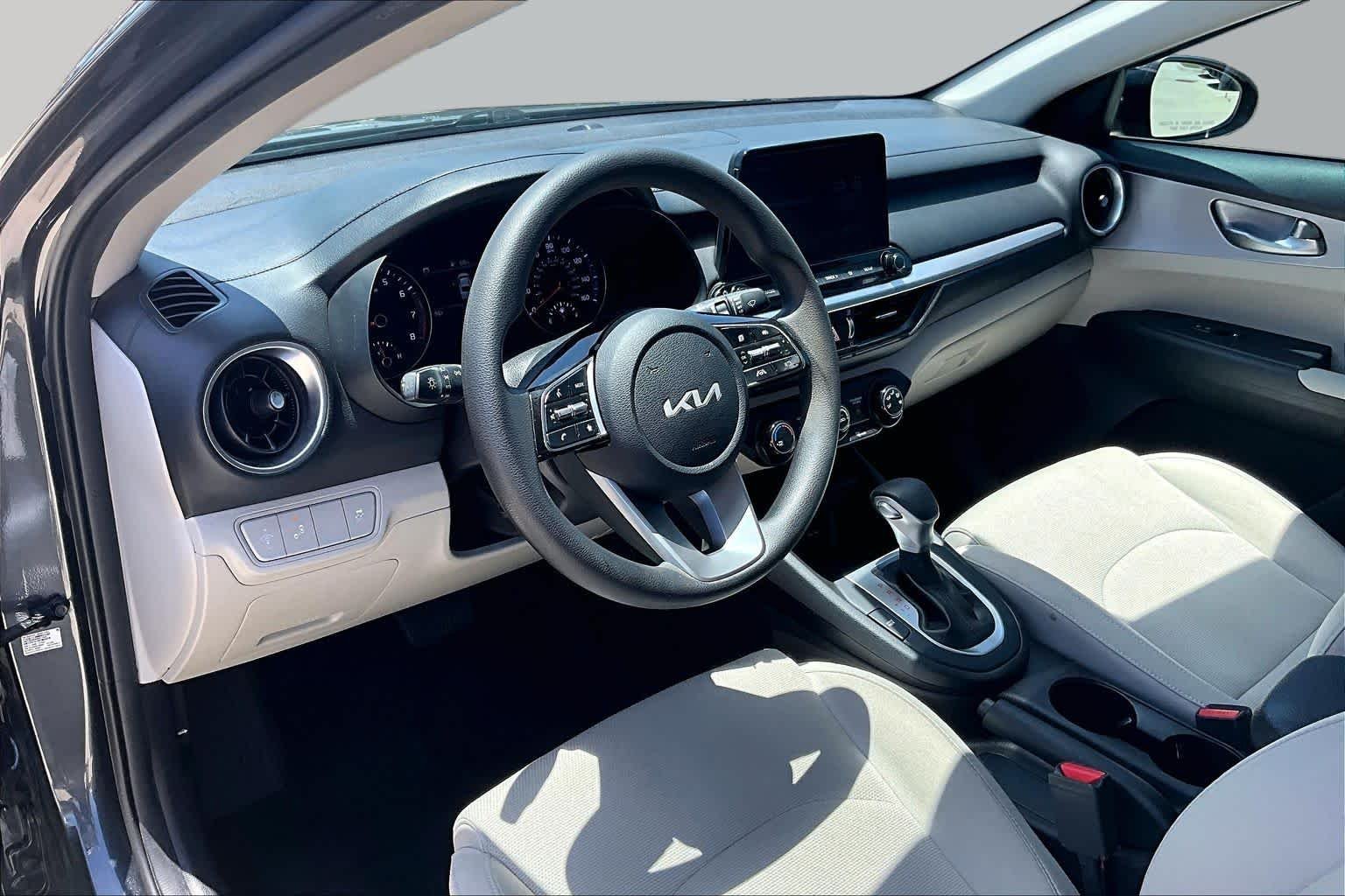 Used 2022 Gravity Gray Kia LXS image 16
