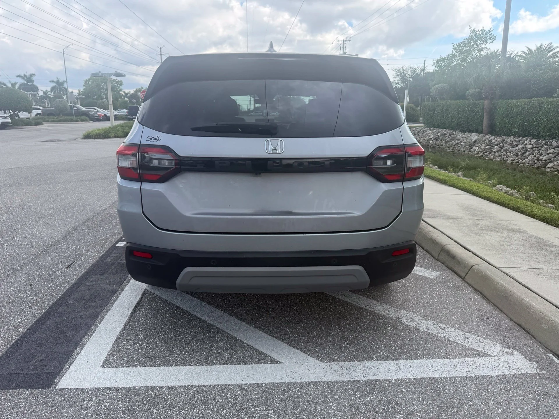 Certified Used 2024 Lunar Silver Metallic Honda EX-L image 4
