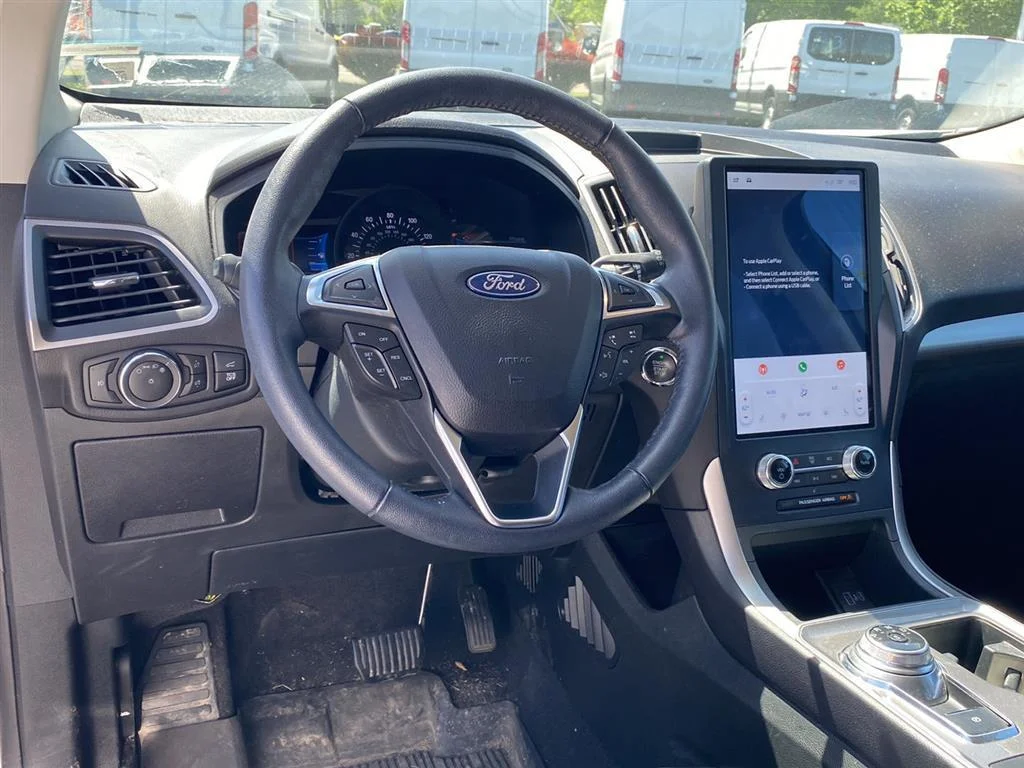 Used 2023 Oxford White Ford SEL image 3