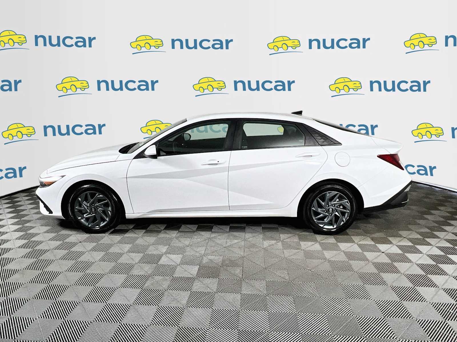 Used 2024 Serenity White Hyundai SEL image 4