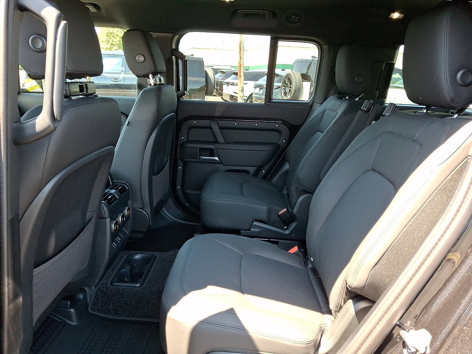 New 2026 Santorini Black LAND ROVER S image 5
