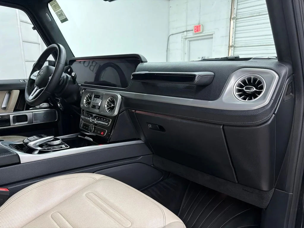 Used 2020 Black Mercedes-Benz G 550 image 31