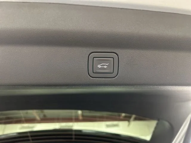 2025 Cadillac Escalade IQ Luxury 2 - Photo 35