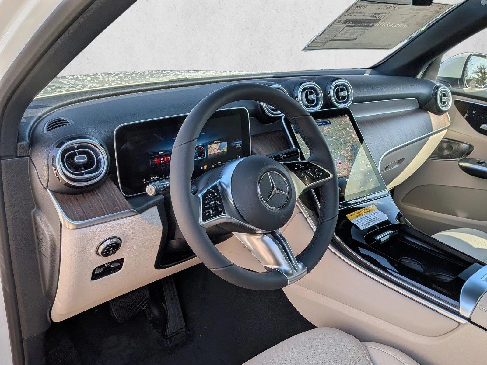 New 2026 Polar White Mercedes-Benz GLC300 image 3