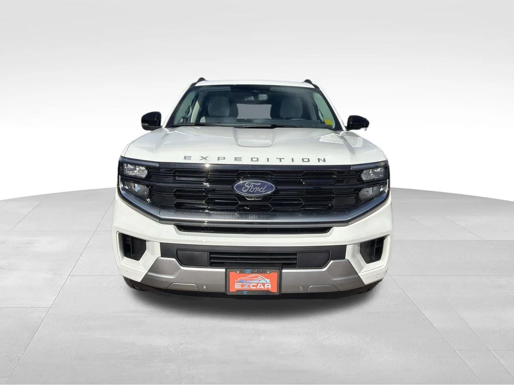 New 2026 Star White Metallic Tri-Coat Ford MAX Platinum® image 2