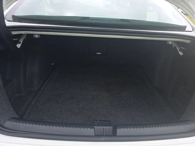Used 2017  Volkswagen GLI image 13