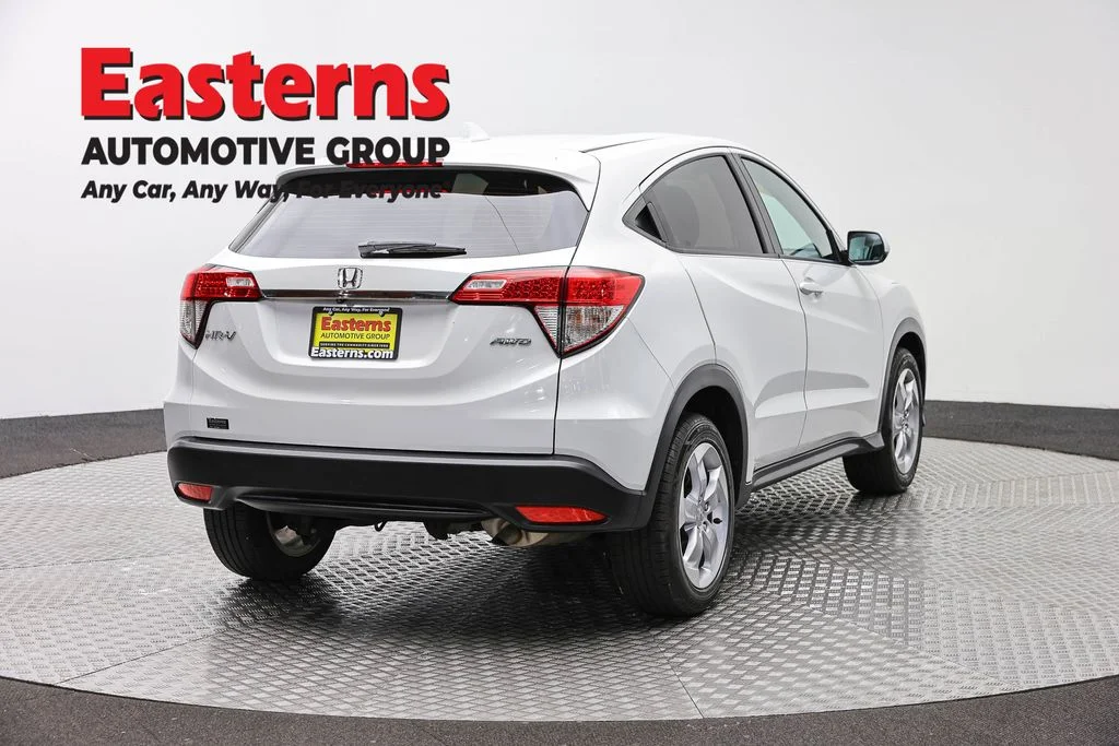 Used 2022 White Honda LX image 5