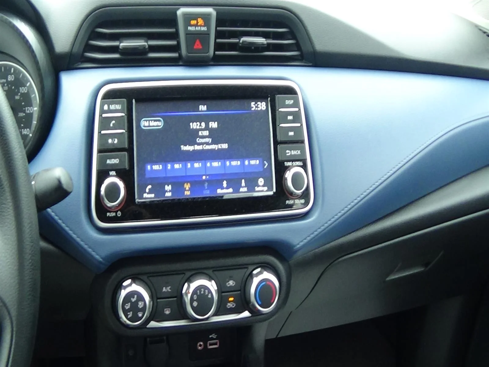 Used 2025 Super Black (kh3) Nissan SV image 22