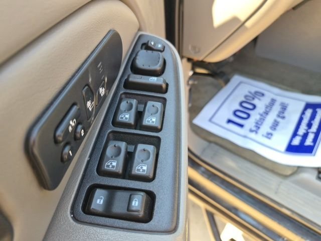 Used 2007 Black GMC SLT image 25