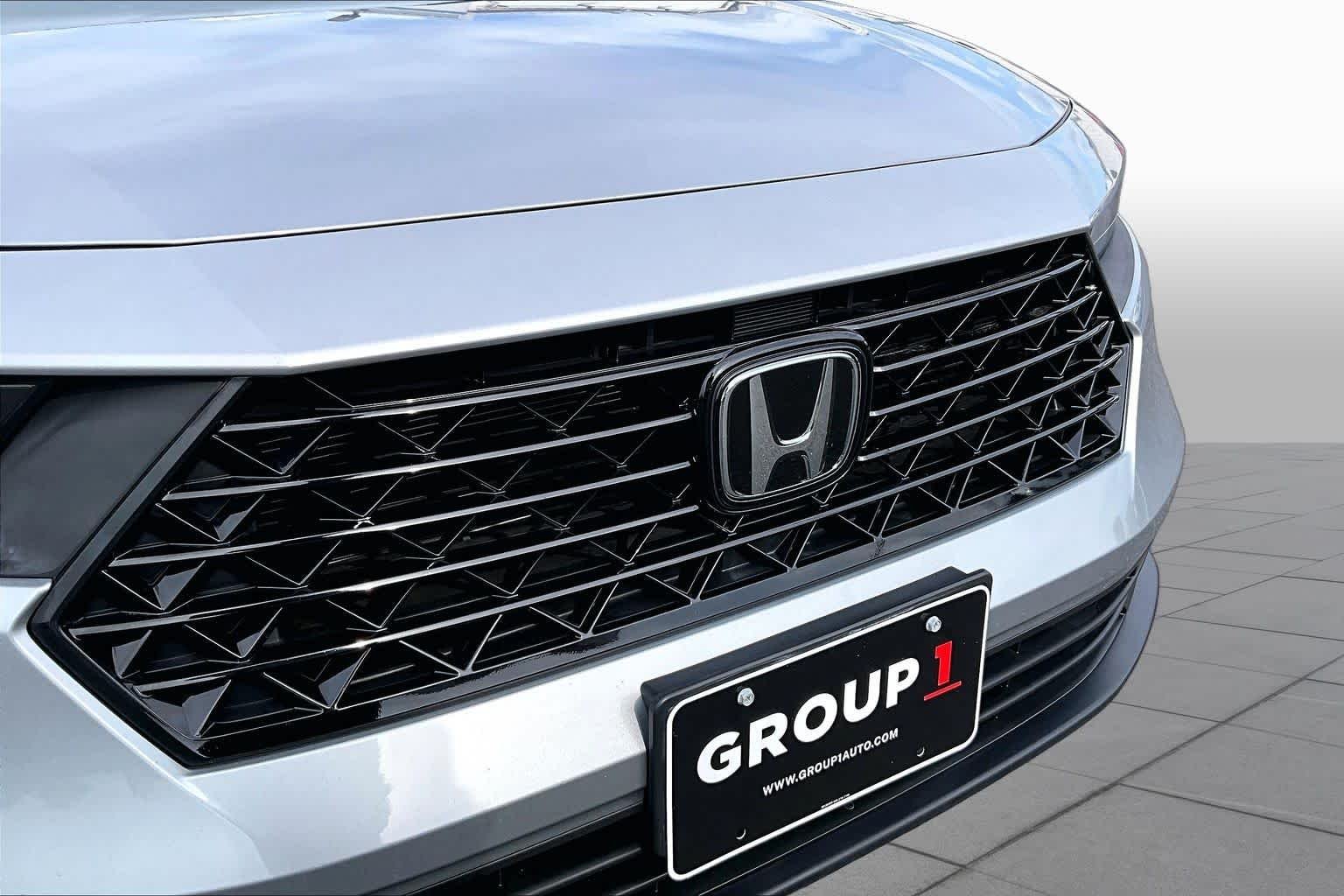Used 2023 Lunar Silver Metallic Honda EX image 29