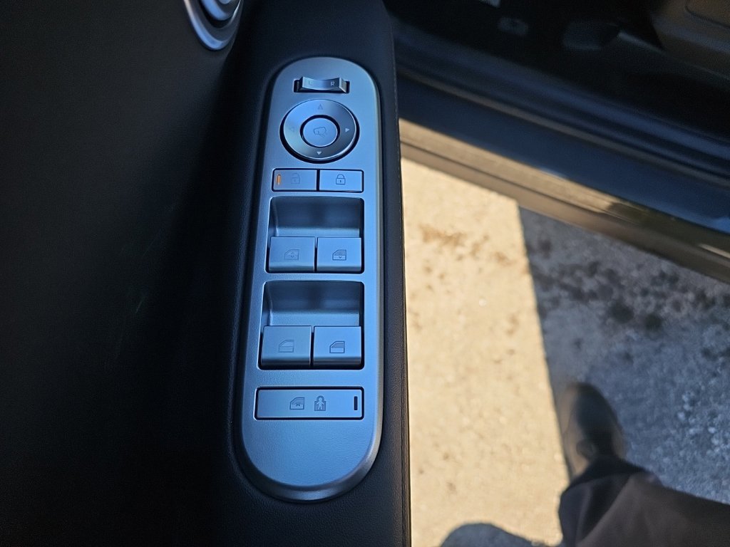 New 2027 Green Hyundai SEL Premium 7P image 12