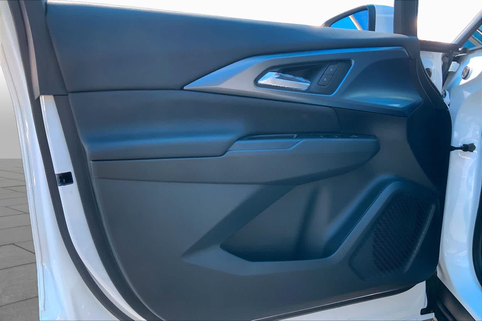2026 Chevrolet Equinox EV 2LT - Photo 10