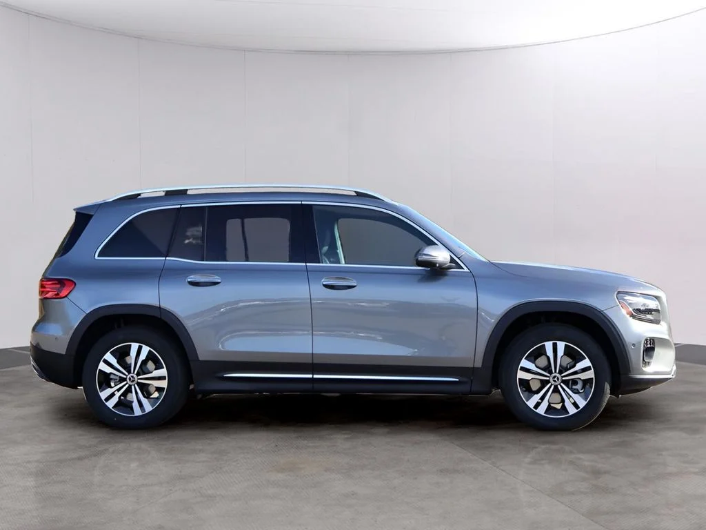 Certified Used 2026 Mountain Gray Metallic Mercedes-Benz GLB 250 image 4